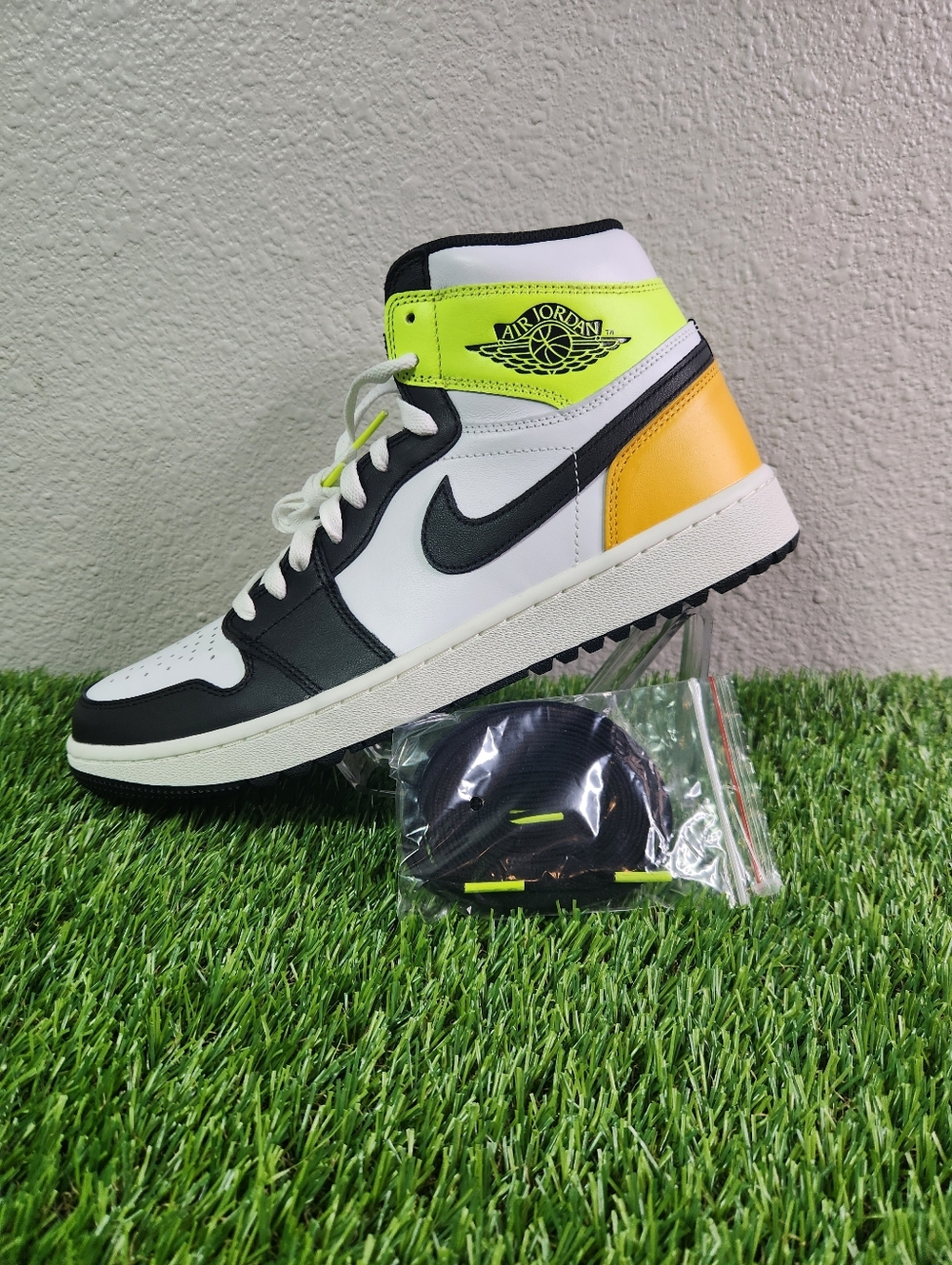 Nike Air Jordan 1 High Golf Shoe White Black/Volt Gold Men’s Size 12 DQ0660-105